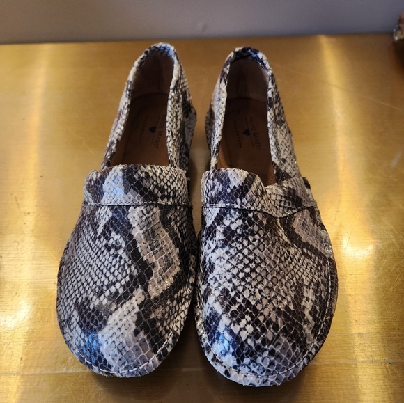 Nurse Mates Shoes Size 8 - Picture 2 of 9